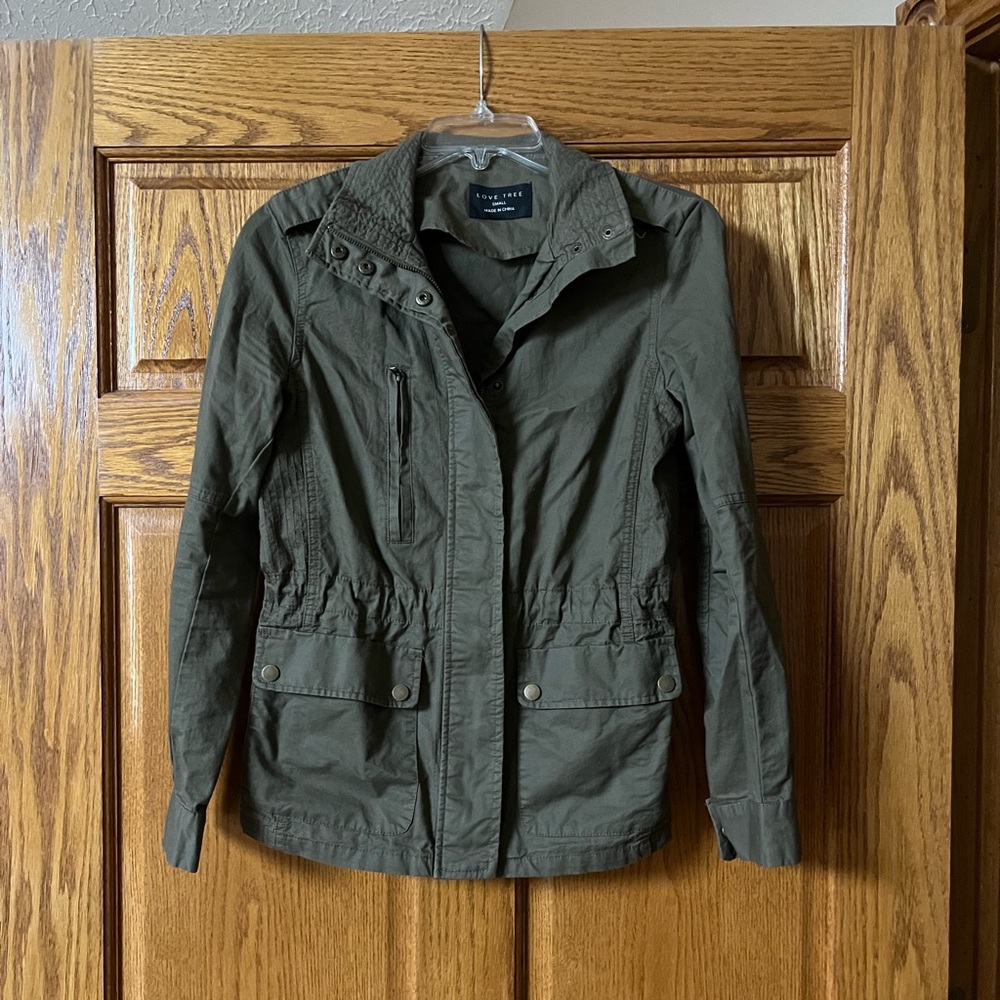 Love Tree army green lightweight military jacket. Size small. Like new.